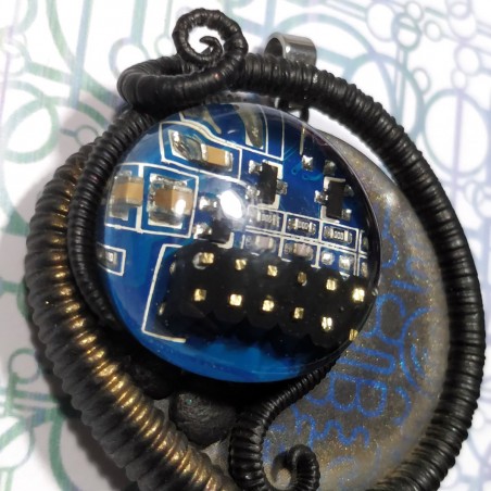 Pendant polymère circuit imprimé bleu tentacule