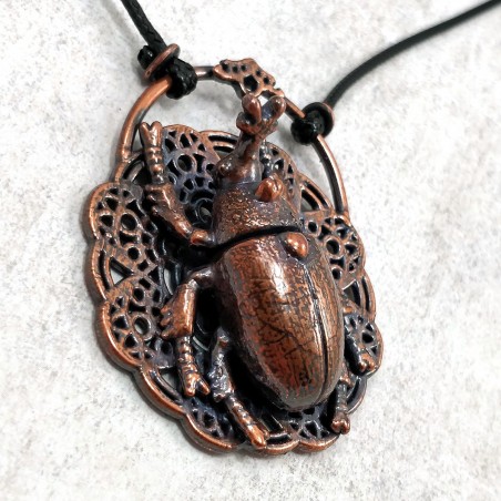 talisman scarabée cuivre dentelle bijou protection insecte