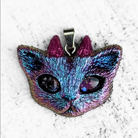 Pendentif chat démon